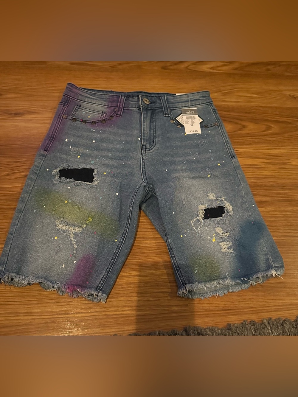 NWT Men’s Paint-Splatter Distressed Denim Shorts Size 28